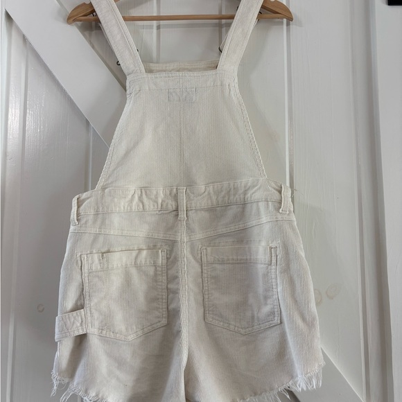 Pilcro Anthropologie White Corduroy Short Overalls Raw Hem Size 26 - Picture 4 of 9